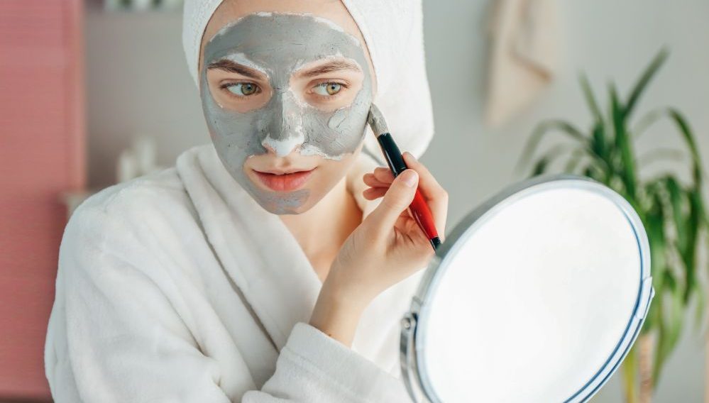 Masques visage faits maison : recettes pour tous les types de peau